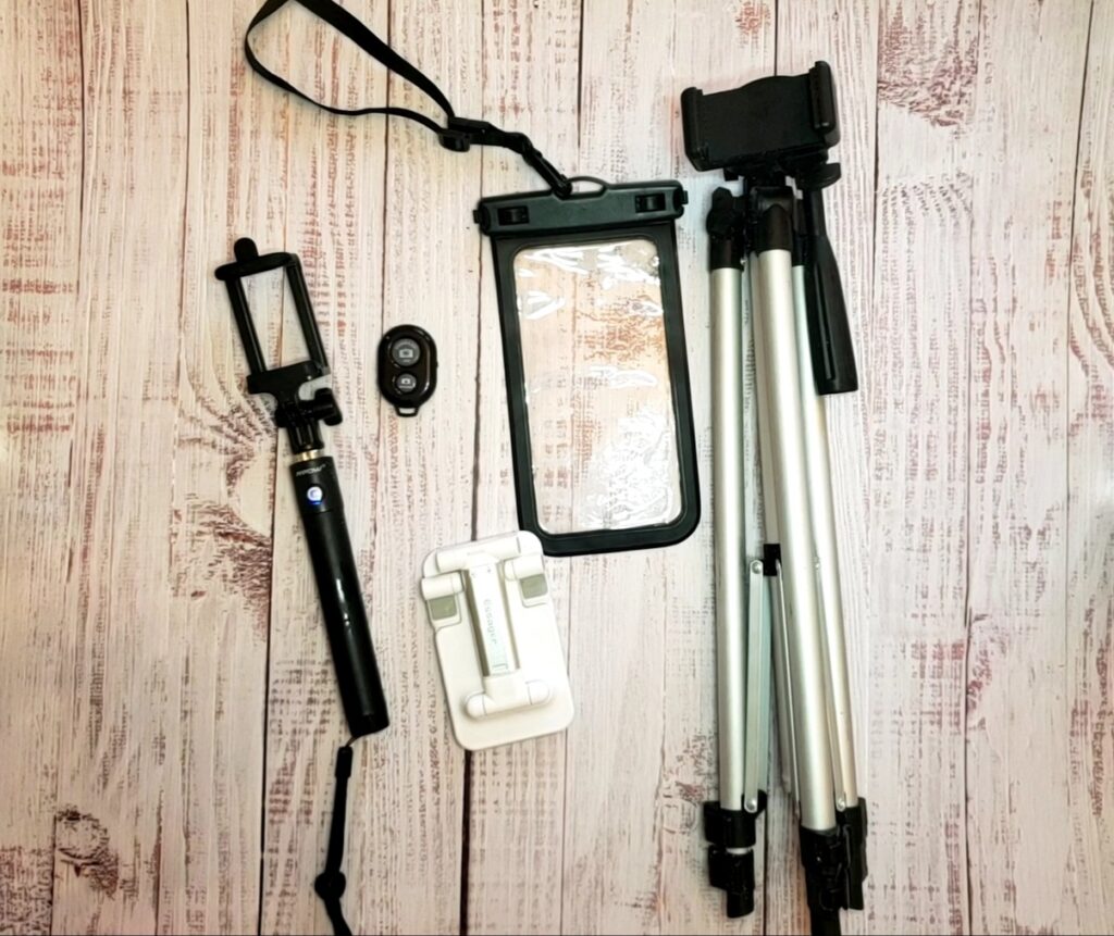 How to Take Good Photos While Traveling Alone