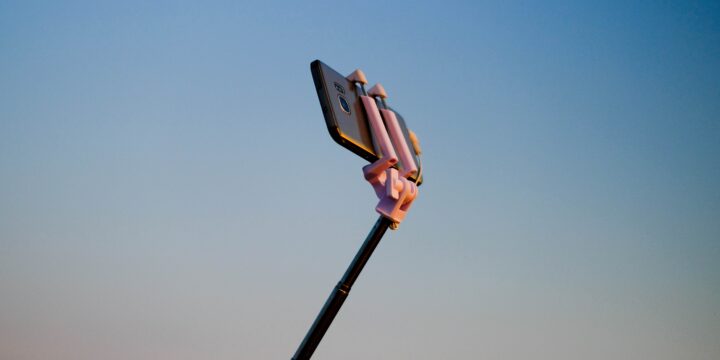 How to Take Good Photos While Traveling Alone